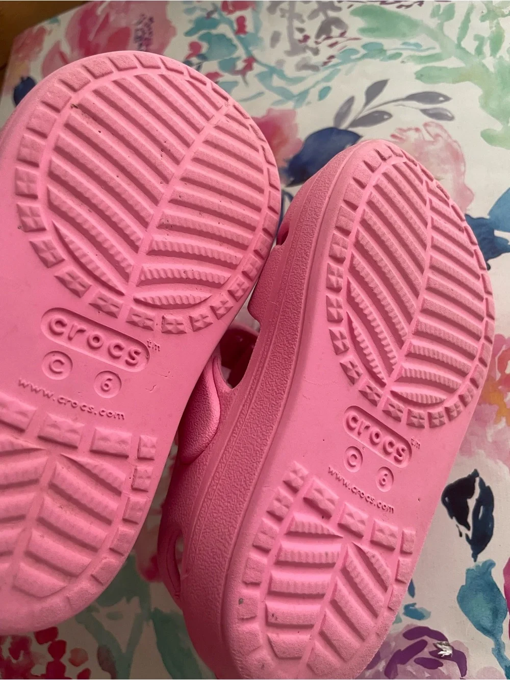 Crocs Kids' Classic Cross Strap Charm Sandals